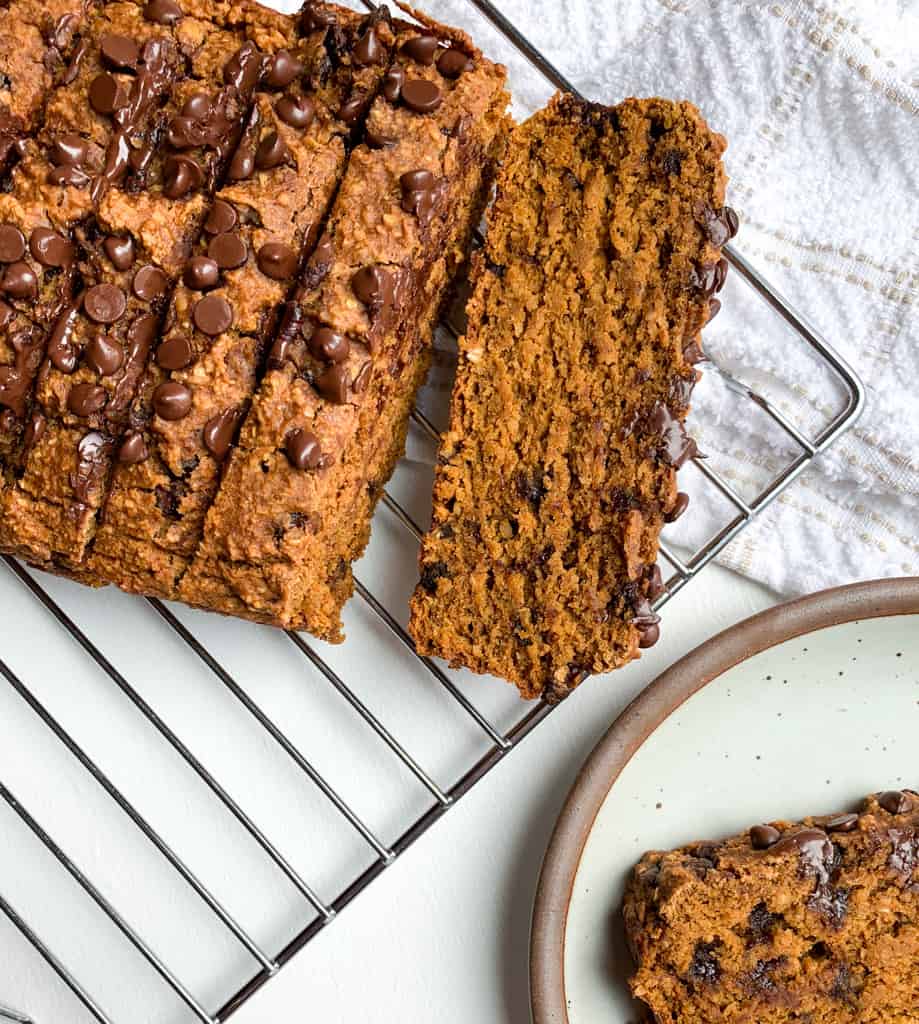 healthy chocolate chip pumpkin oat bread