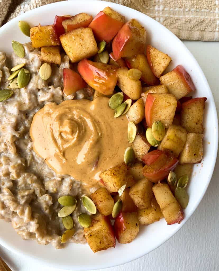 creamy stovetop cinnamon apple oatmeal