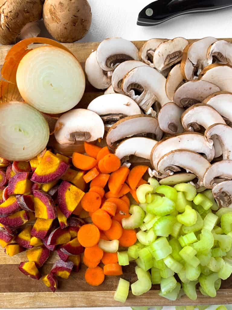 ingredients for the mushroom and pasta soup