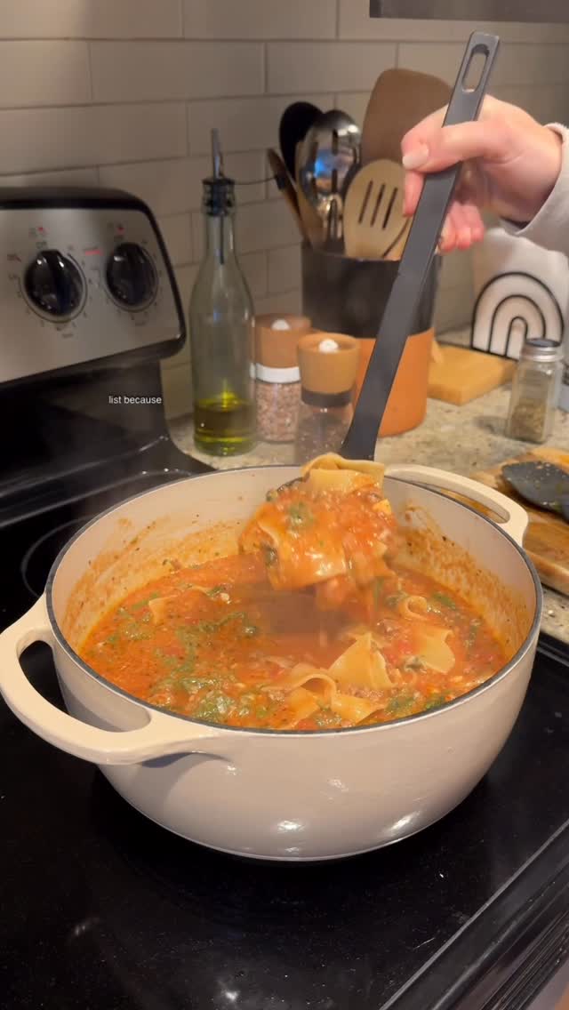 It’s soup girl szn 🍜☔️ I don’t make the rules!!! 

for the longest time I thought I really wasn’t a soup gal when everyone else was BUT that’s because I find most soups don’t fill me up 😅 so we’re on a mission this cozy season to create ones that could act like a whole meal :)

This was is an absolute fav every cozy season 🧸
.
.
.
dEATS 👉 Lasagna Soup

drizzle olive oil in a pot on medium heat and add 1lb of lean beef (or preference). then add in 1 diced small onion and 6 minced cloves of garlic. let cook until beef is browned. 

add 2 tbsp tomato paste and 2 tbsp Italian seasoning, then stir.

bring temp up to high and add 24oz can of crushed tomatoes, 1 container of broth and 1 spoonful of Calabrian chili sauce (optional spice). bring to a boil, reduce to a simmer and add in 6-8oz of lasagna noodles broken into pieces (break smaller than you think lol)

cook until pasta is al dente. add 3-4 cups of spinach, handful of chopped fresh basil and 6oz of shredded mozz. stir and done in a few minutes once spinach is wilted! 

serve & option to add a dollop or two of ricotta! Enjoy :)

#lasagnasoup #healthysoup #souprecipes #soupseason #fallrecipes #highproteinmeals #discoverunder50k #phillyfoodie #nutritioncoach #healthyrecipes #easyhealthyrecipes